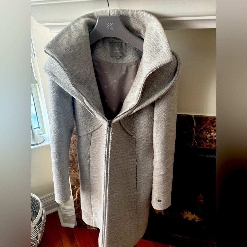 Stylish Soia & Kyo Gray Zip-Up Coat with a hood
